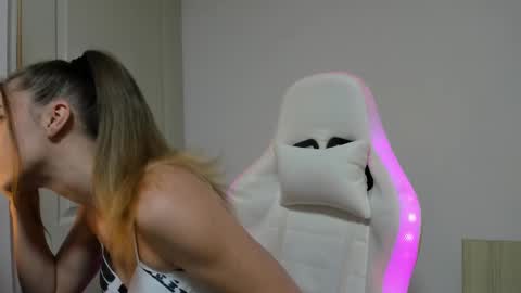 adventurina online show from November 23, 12:07 pm