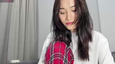 Aenie online show from February 19, 1:50 pm