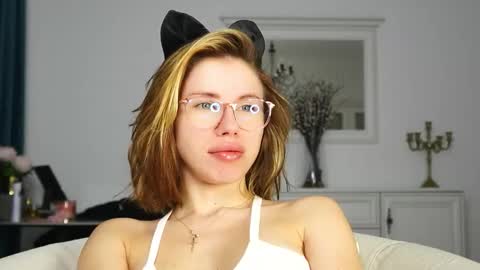 Aelia online show from September 30, 4:07 am