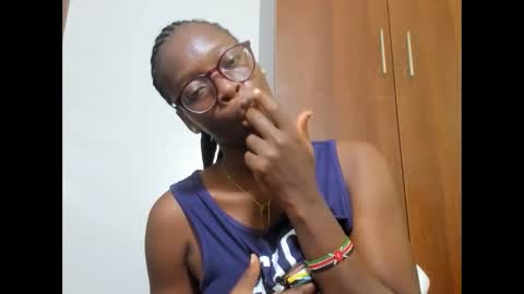 Leah online show from February 5, 4:27 am