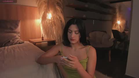 Emma online show from March 1, 9:48 pm