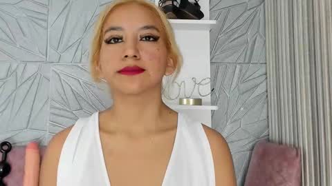 Agatadelphine online show from October 6, 1:06 pm