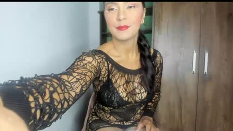 Agatha fox online show from June 3, 6:03 am