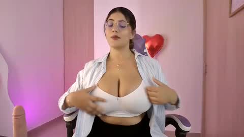 Agatha Owens online show from September 25, 1:26 am