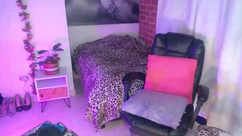 Lily online show from September 16, 2:30 am