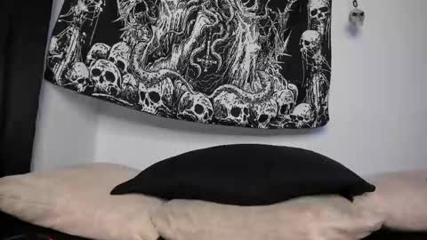 agnes_jones online show from April 13, 1:51 am