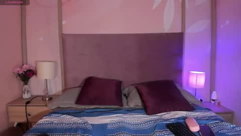 agnesrocuzzo online show from October 19, 8:27 am