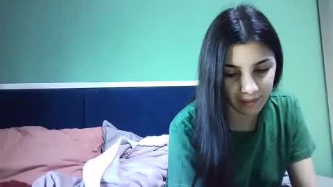 Selena online show from January 2, 9:43 am