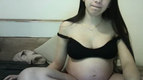 Selena online show from December 4, 4:08 pm