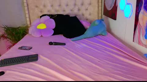 ahri online show from February 13, 12:46 am