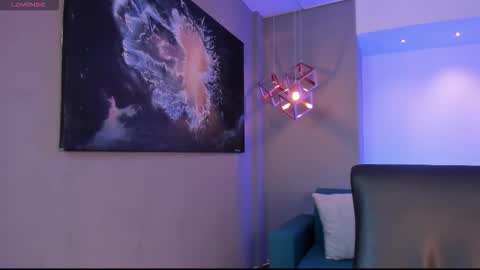 aidajoness online show from October 20, 11:35 am