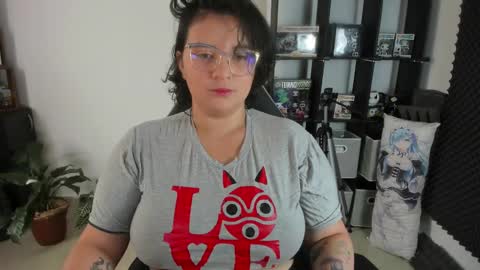 Catalina online show from December 23, 1:24 pm