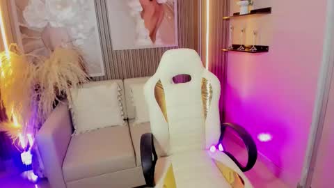   online show from January 9, 3:22 am