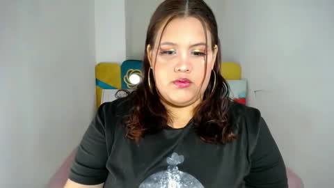 ailyn_rosendo online show from February 19, 2:44 am