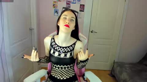 Aisha  Mon Tue Wed Fri Thu GMT 3 1000am - 0500pm  online show from January 10, 8:07 am