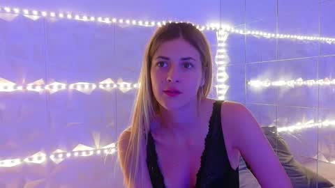 Aisha online show from September 23, 5:27 am