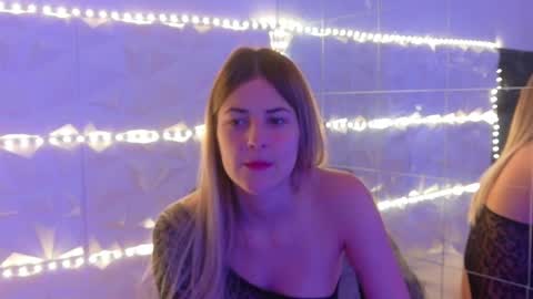 Aisha online show from November 12, 6:22 am