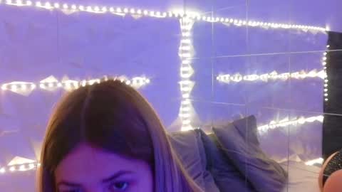 Aisha online show from November 6, 6:30 am