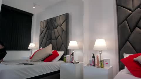 Aithana online show from October 19, 5:42 am