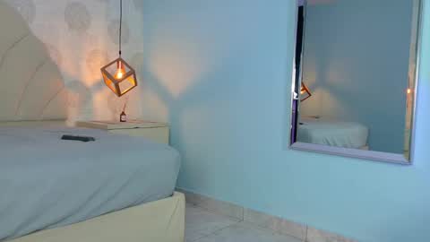 AIXA online show from October 11, 10:34 pm