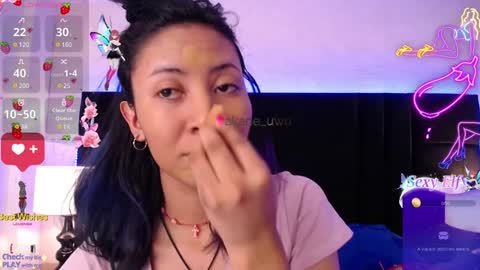 A K A N E  U W U online show from January 23, 12:09 pm