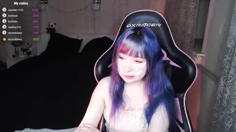 akirahartyx online show from January 19, 3:52 pm