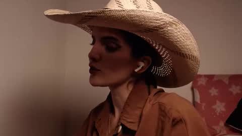           online show from October 16, 9:23 am