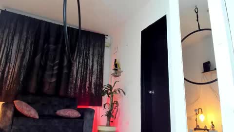 Alaia online show from November 17, 10:43 pm