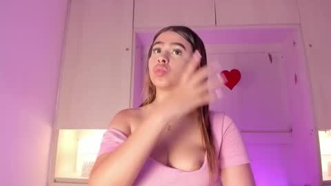 alaiaroose online show from March 5, 8:26 pm