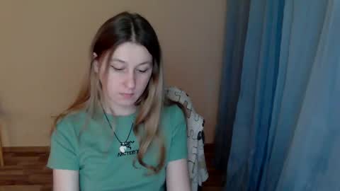 Anna online show from April 13, 2:18 pm