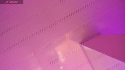 Maeve  online show from December 18, 10:30 am