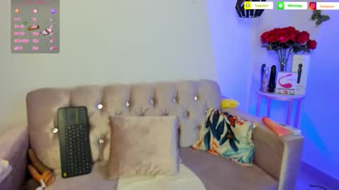 alana_vega69 online show from October 13, 1:58 pm