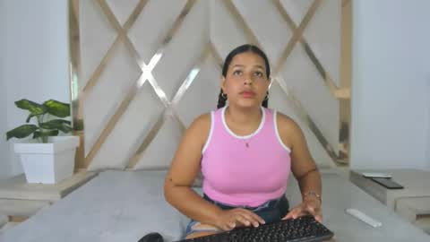 alanaasm online show from March 26, 5:42 am