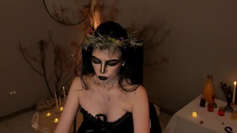 Alana online show from October 29, 5:15 pm