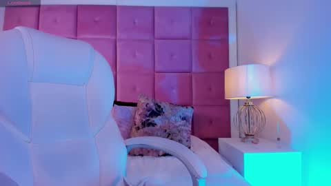 alanah_connors online show from October 21, 5:39 pm