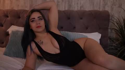 AlanaMilani online show from June 24, 5:17 am