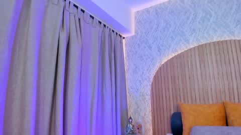 Alanna  online show from February 26, 1:25 am