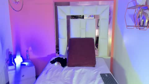 Ana online show from January 16, 8:05 pm