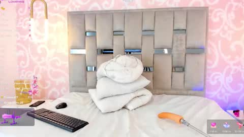 alannarose_1 online show from March 25, 9:50 pm