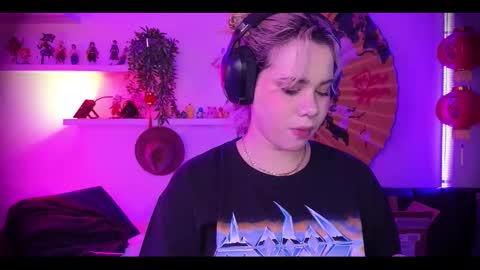 albaandthayron online show from March 4, 12:23 pm