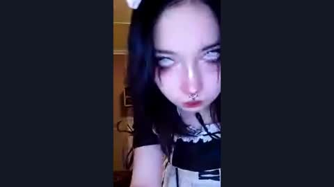 Im Katrina online show from October 31, 4:44 pm