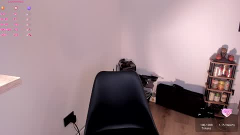 aleja1234lo online show from March 26, 7:10 am