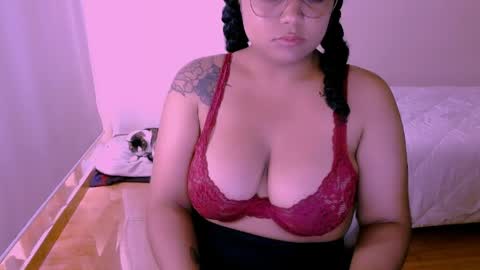 Alejandra  online show from April 11, 8:01 pm