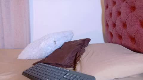 alejandra_dunn1 online show from March 22, 7:31 pm