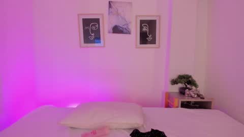 Alejandra online show from March 24, 2:11 pm