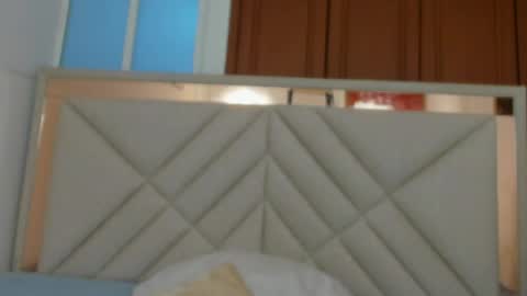 alennax online show from April 13, 1:56 pm