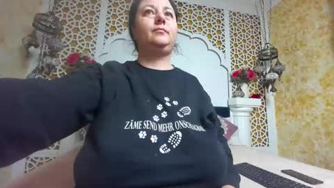 alesha_arabian_ online show from December 15, 5:12 am