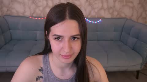 alesiadessmond online show from June 2, 1:01 pm