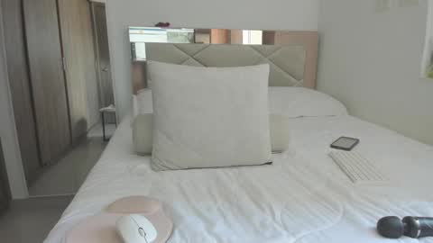 Alessa Moreno online show from October 2, 5:40 pm