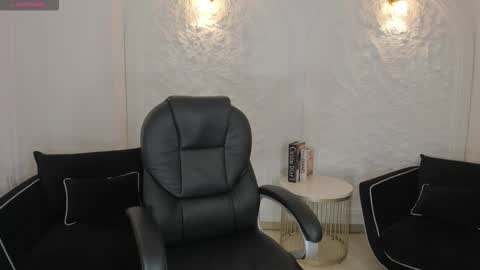 ALESSA ROMERO  online show from January 6, 7:50 pm